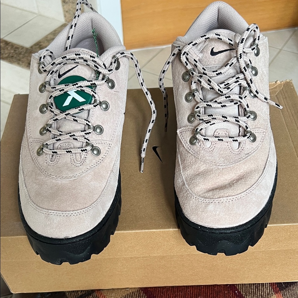 Nike Lahar Low shoes